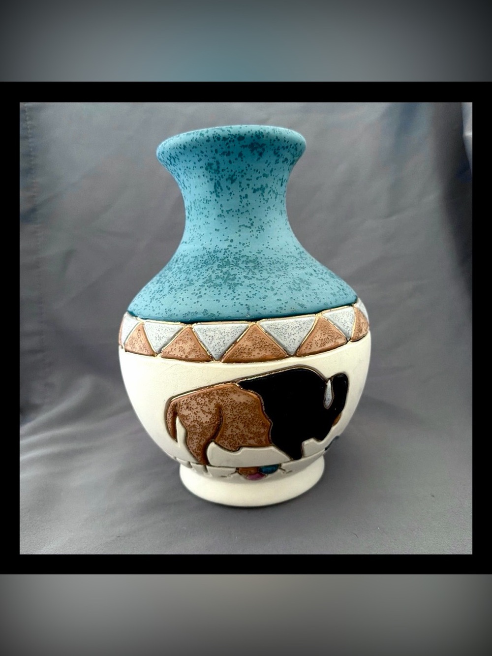 VTG Pueblo Native American Southwest Art Pottery 9” Buffalo Vase  Original EUC